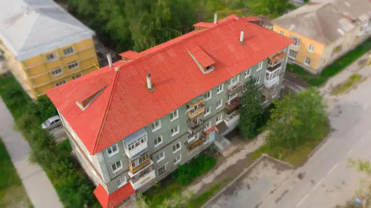 Четырехскатная шиферная крыша