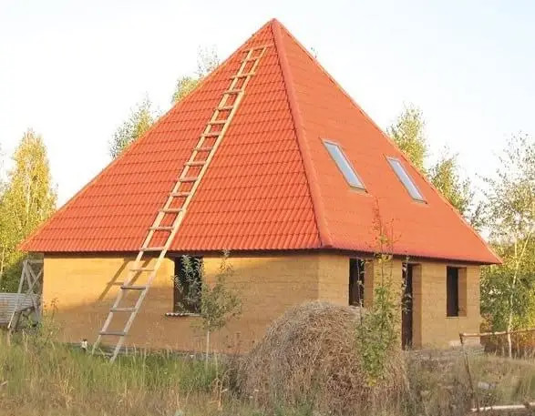Шатровая крыша из шифера